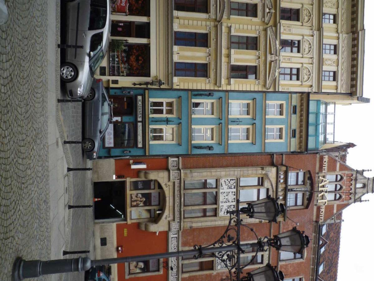 Academus Pub & Guest House Wrocław Eksteriør billede