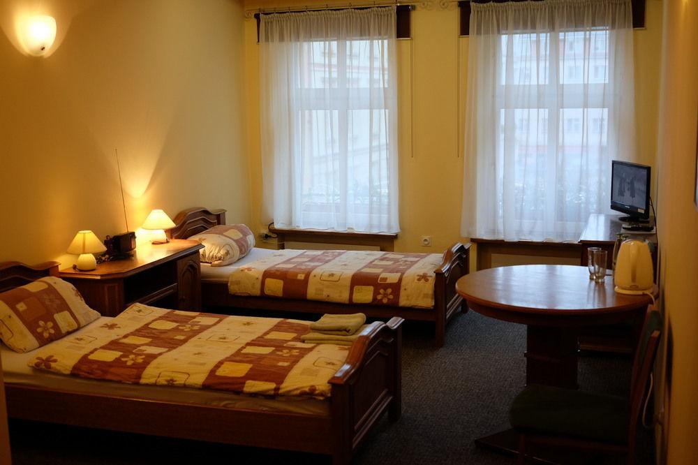 Academus Pub & Guest House Wrocław Eksteriør billede