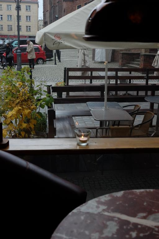 Academus Pub & Guest House Wrocław Eksteriør billede
