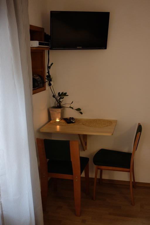 Academus Pub & Guest House Wrocław Eksteriør billede