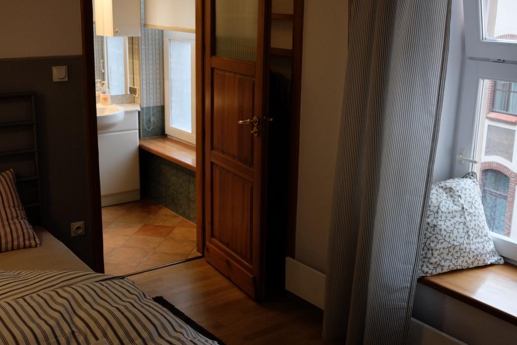 Academus Pub & Guest House Wrocław Eksteriør billede